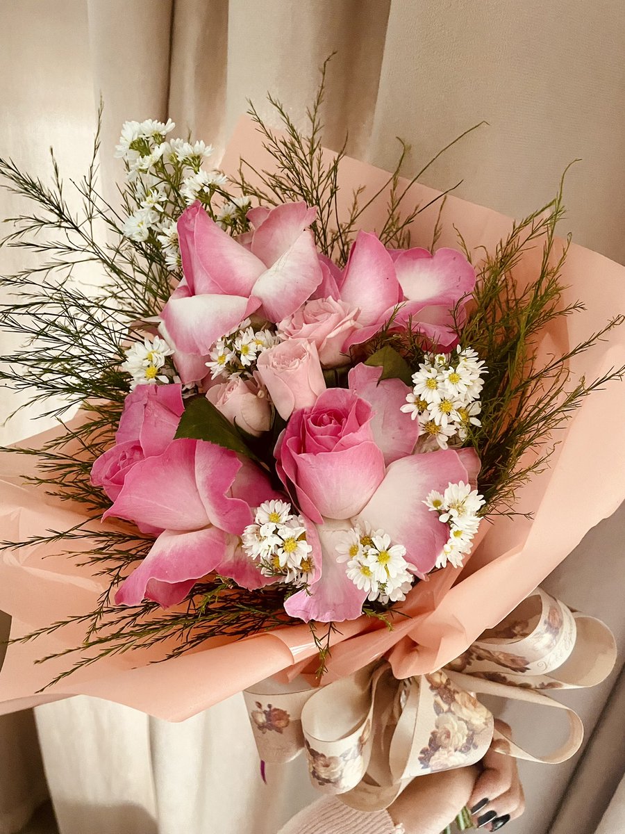 “Pra vc não ficar triste pq tirou sangue”
🥺💕