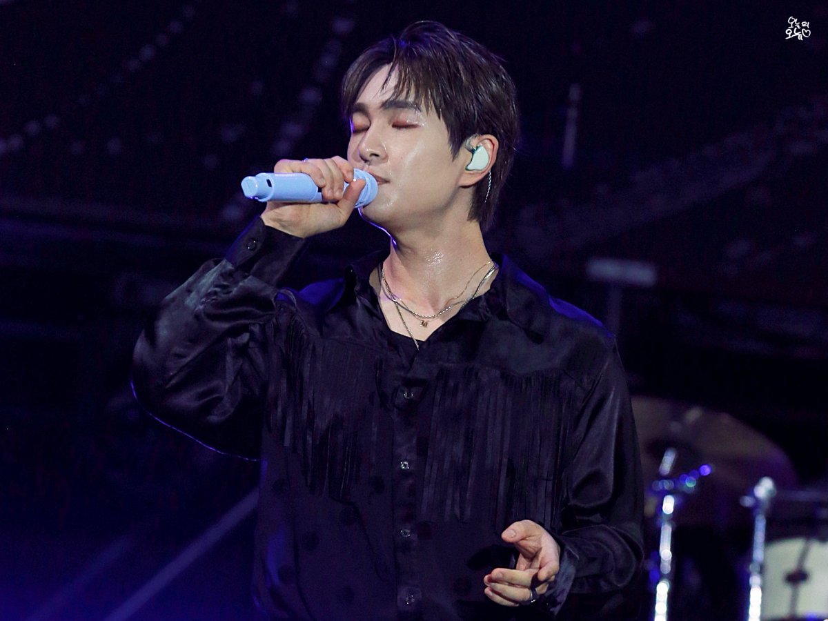 SHINee オニュ 온유 #ONEW #オニュ@SHINee @ONEW_GRIFFIN