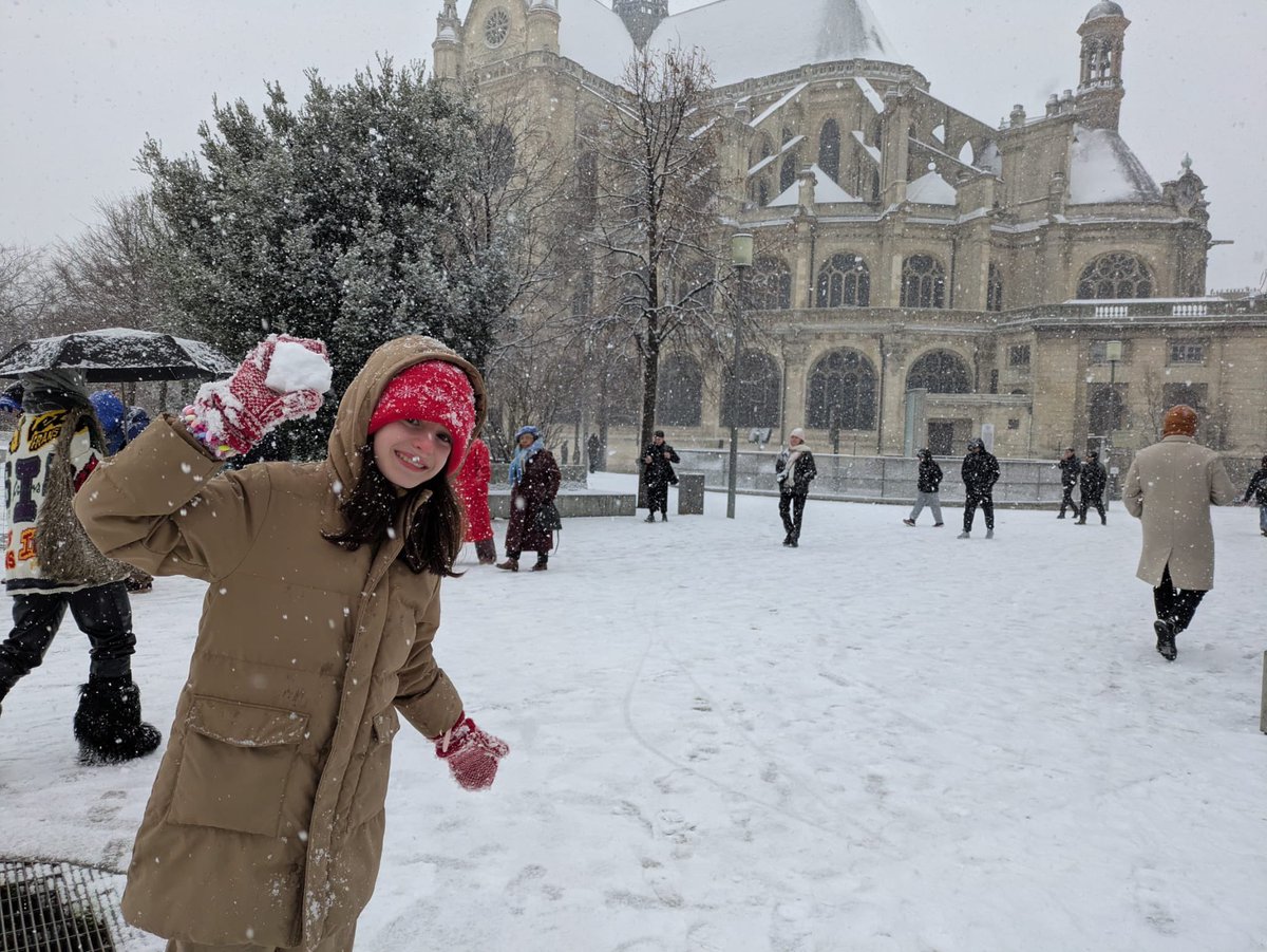 Snøøøø, for de norske elevene i Frankrike ❄️☃️🩵❄️ Ren lykke 🩵