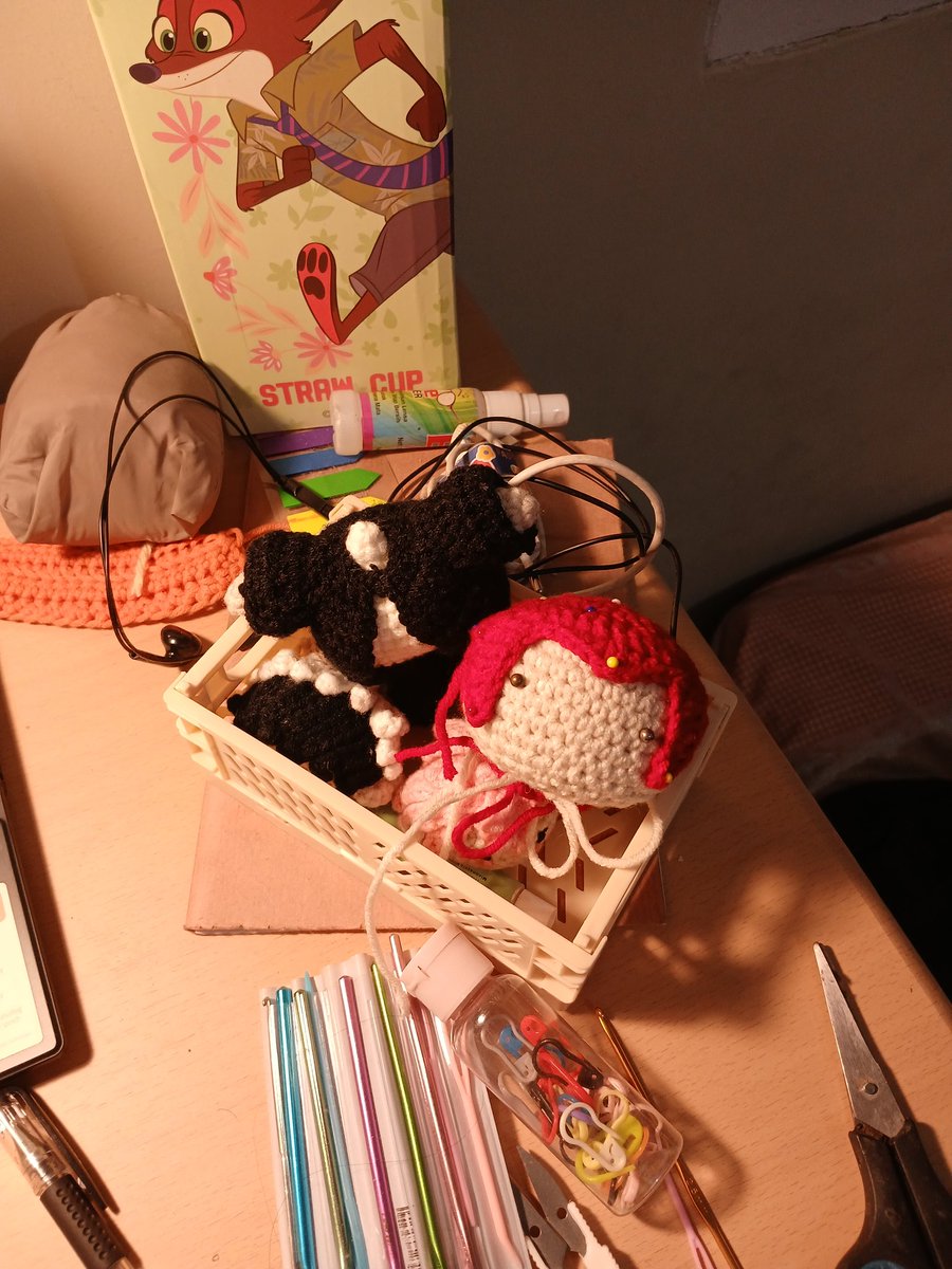 applefpie's tweet image. wip dari akhir desember wkwkwk pas mau ngelarin skrg malah ada yang kurang 😭