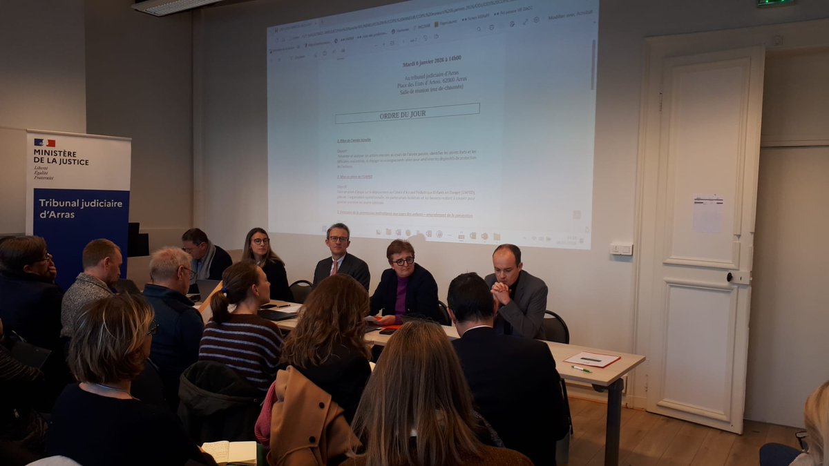 COPIL mineurs entre l'autorité judiciaire, les FSI, l'ASE, la PJJ, la préfecture, la ville et le CH d'#Arras, l'ARS, l'Education nationale, l'association Solfa pour une meilleure  prise en charge des mineurs dificiles. Une feuille de route commune pour l'année 2026 à été etablie.