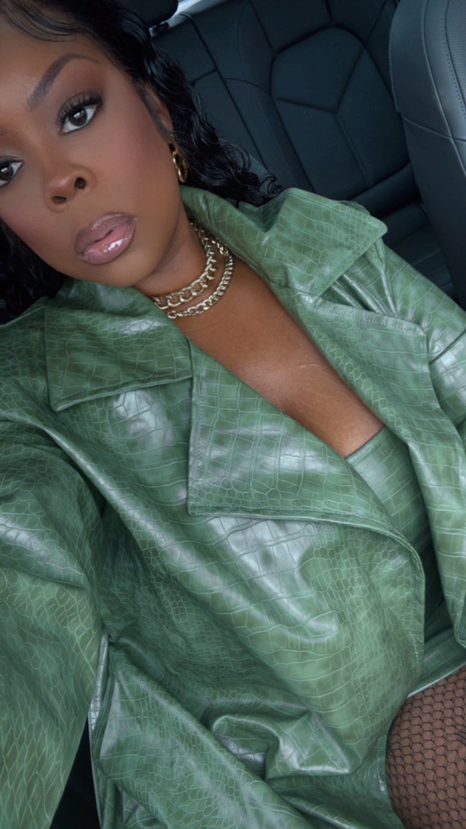 Prosper_Goddess's tweet image. My friends are unhinged!!!! My homegirl like I’m taking you out for your birthday. Ok cool. Yall this was who I was expecting to show up….. but that’s not who showed up!!!!!