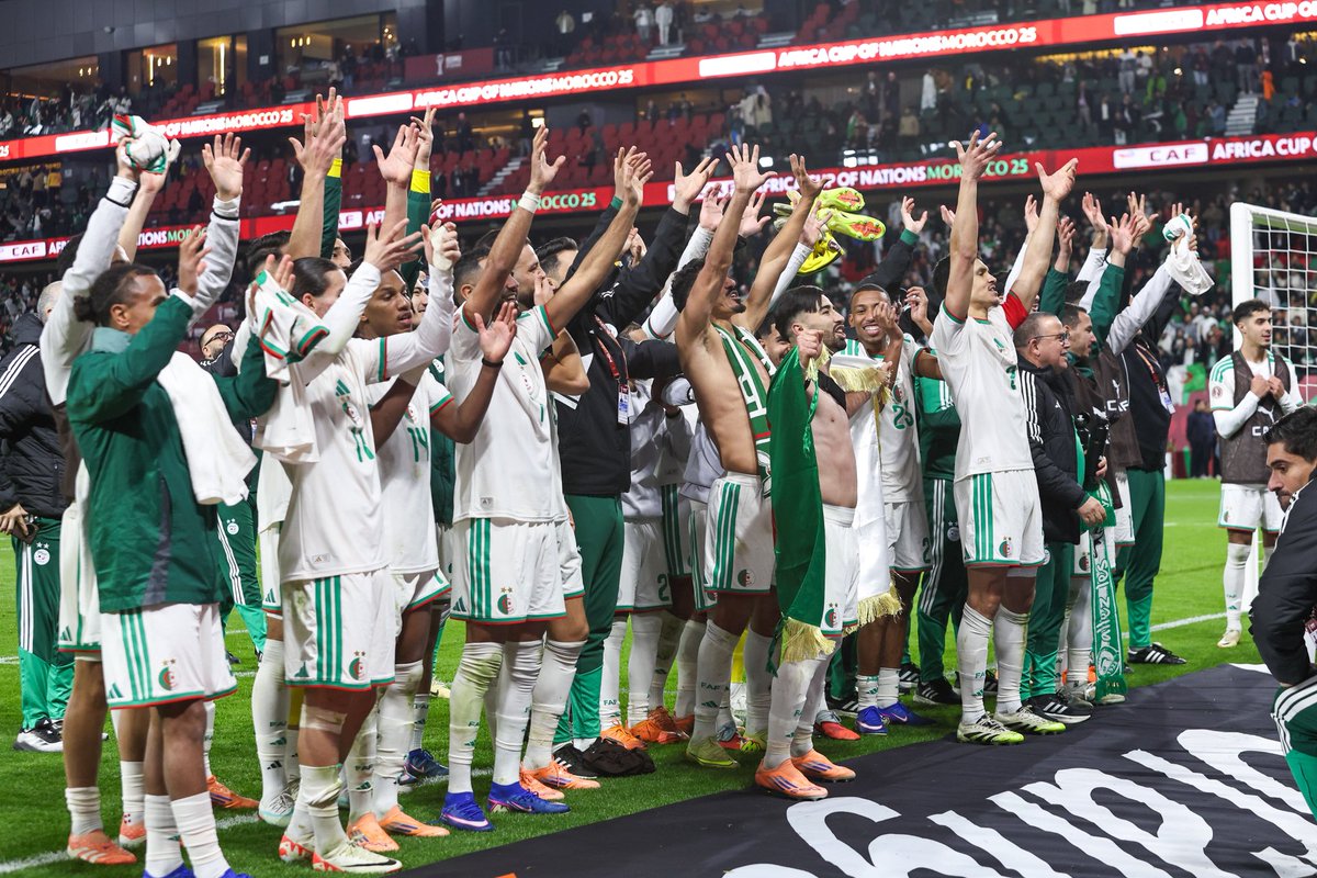 ActuFoot_'s tweet image. 🚨🚨 𝗟𝗔 𝗙𝗘́𝗗𝗘́𝗥𝗔𝗧𝗜𝗢𝗡 𝗔𝗟𝗚𝗘́𝗥𝗜𝗘𝗡𝗡𝗘 🇩🇿 𝗗𝗘 𝗙𝗢𝗢𝗧𝗕𝗔𝗟𝗟 𝗔 𝗟𝗔𝗡𝗖𝗘́ 𝗨𝗡𝗘 𝗜𝗡𝗩𝗜𝗧𝗔𝗧𝗜𝗢𝗡 𝗔̀ 𝗞𝗨𝗞𝗔 𝗠𝗨𝗟𝗔𝗗𝗜𝗡𝗚𝗔 🇨🇩 !!! 😁🥰

Les joueurs de la sélection algérienne 𝗦𝗢𝗨𝗛𝗔𝗜𝗧𝗘𝗡𝗧 𝗥𝗘𝗡𝗖𝗢𝗡𝗧𝗥𝗘𝗥 𝗟𝗘 𝗗𝗘́𝗦𝗢𝗥𝗠𝗔𝗜𝗦…