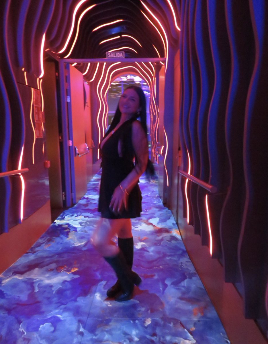 Cin3sav's tweet image. finally doing an intro. I’m sav &amp;amp; here are things about me 💌🫶🏼 
- 24, she/her, product developer
- Love pickleball, working out, music
   festivals, traveling &amp;amp; going out w friends 
- iu Hoosier fan 
- Horror, drama and romance fan 
- Pop, edm and folk 
- Taco Bell connoisseur!