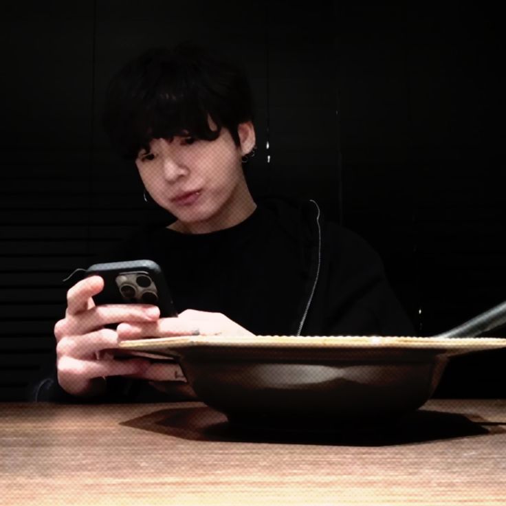 silenvoid's tweet image. and fuck AI, that's all i gotta say.

good evening, regulars. from other updates, im sick asf.