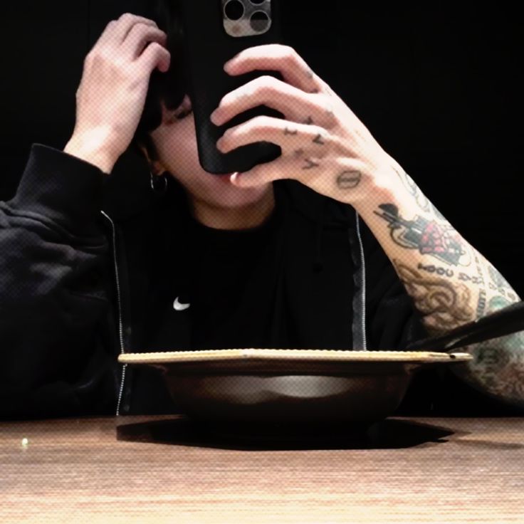 silenvoid's tweet image. and fuck AI, that's all i gotta say.

good evening, regulars. from other updates, im sick asf.