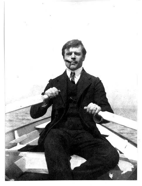 DoctorPerin's tweet image. Are you smart, handsome, and smoke tobacco? Perhaps you belong in a career with psychoanalysis!