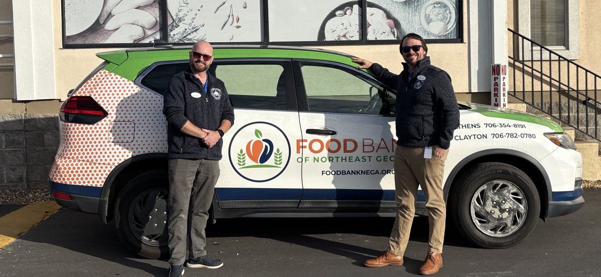 WS_Farms's tweet photo. WSF's Pendergrass, GA Complex recently stepped up to help feed neighbors in need through the donation of 10,000 lbs. of chicken to the Food Bank of Northeast GA. Through this partnership, meals were provided to 2,000 local families! #MakingChickenAmazing https://t.co/HUGjPl8MPU