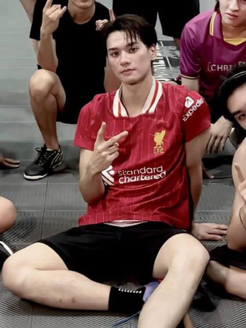 darksideangel88's tweet image. ก้ไม่แปลกที่ฮีอยากให้ลูกเป็นนักบอล 

         ปะป๊า                                 ปะปี๊