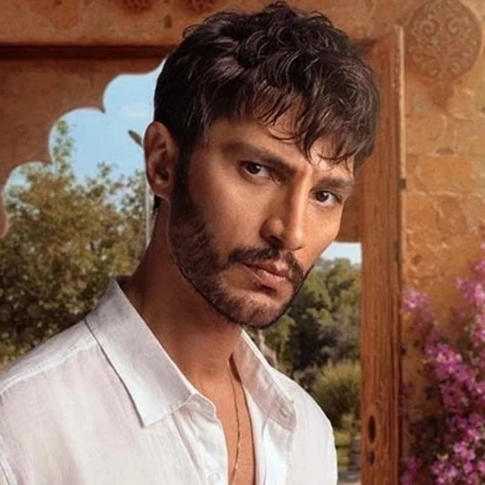 dzbuczek98's tweet photo. Btw another mutual dizi season,another season without their mutual project...
#necfat #ilcem #CemreBaysel #IlhanŞen https://t.co/ptwI1bWwoG