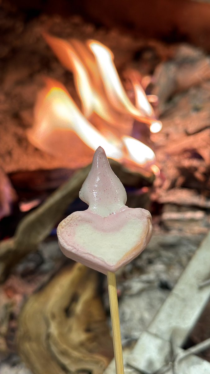 maybeEnding's tweet image. المارشميلو كانه ذا هههههه