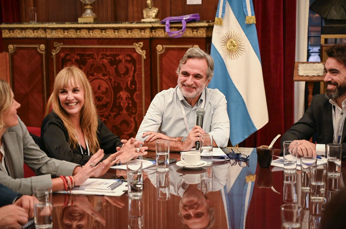 lconectadas's tweet image. #LegislaturasConectadas 
🏅 Destacado 1er encuentro Federal de Secretarios
Parlamentarios y Administrativos 
🌐 Mas info acà: 
legislaturasconectadas.gob.ar/Prensa/Destaca…