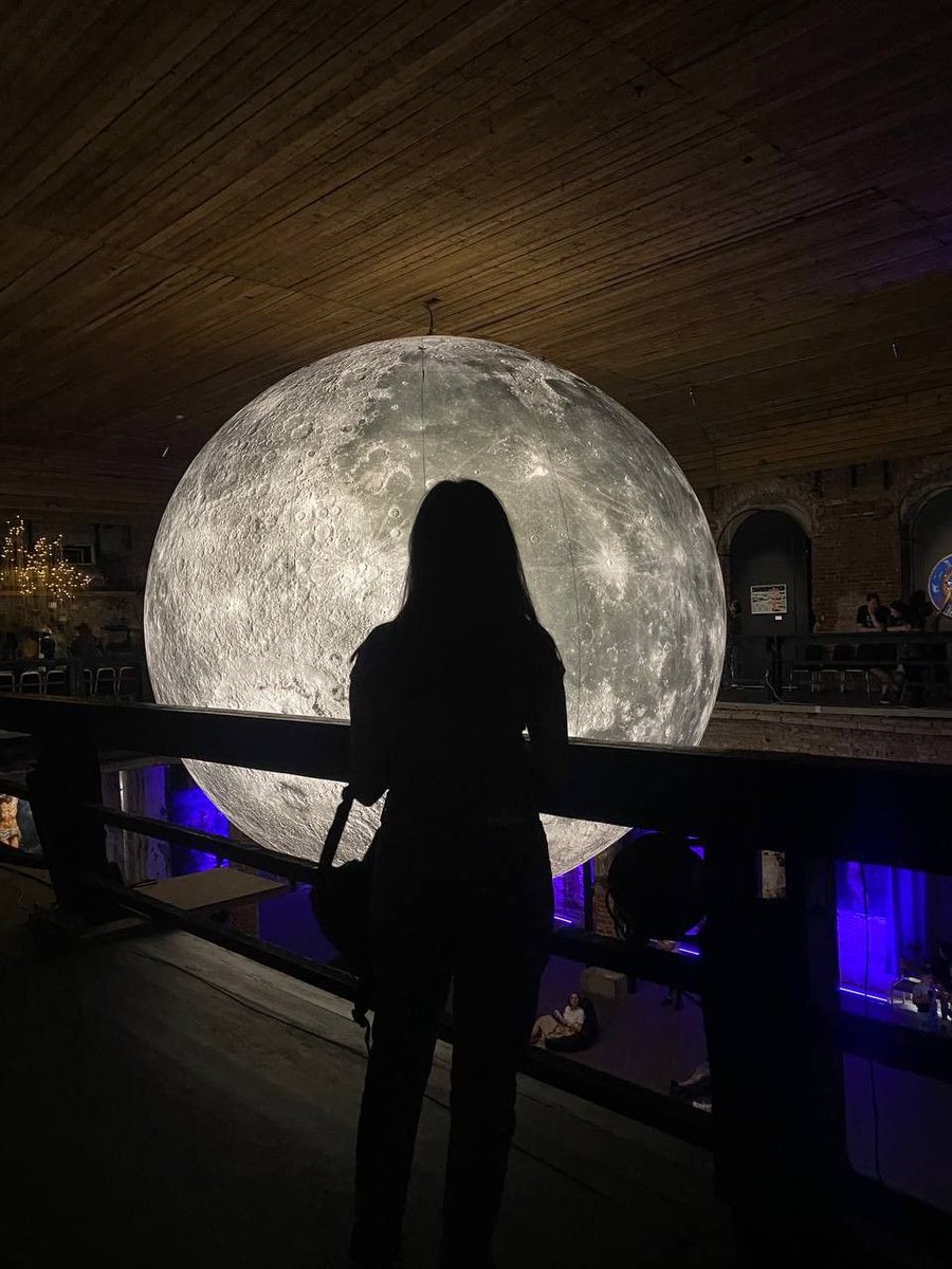 Boğa, Başak ve Oğlak DİKKAT

Biliyorum, uzun süredir ruhun bir bekleme odasındaymış gibi hissediyorsun; ne yapsan yerinde sayıyormuşsun, emeklerin o kurak toprakta kaybolup gidiyormuş gibi... Ama güzel ruh, o sessiz ve verimsiz mevsimin vadesi artık doldu.

Gecikmelerin bittiği,