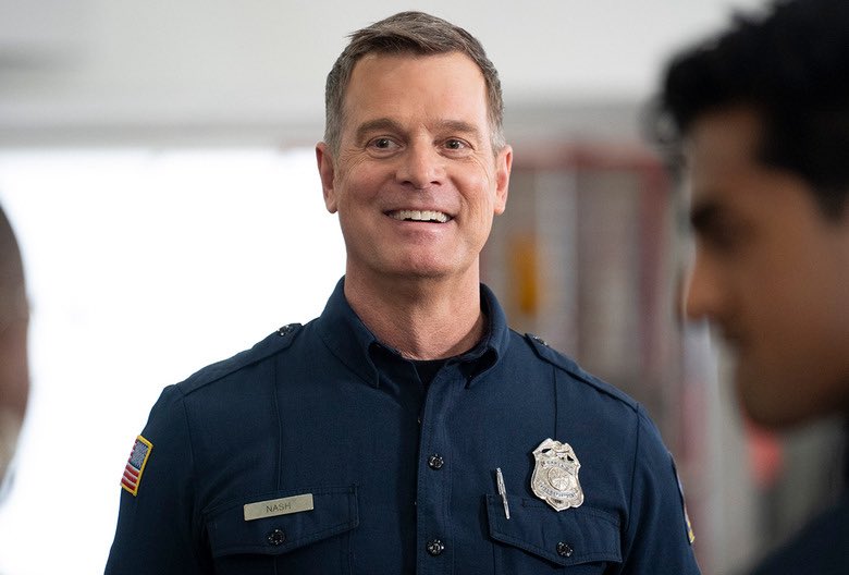 Info911Brasil's tweet image. O showrunner de #911onABC, Tim Minear sobre sua decisão de matar Bobby:
"Eu realmente senti que, criativamente, a série precisava de algo para dar uma sacudida, e o motivo da morte de Bobby foi porque, se eu fosse fazer isso, queria que fosse um personagem que afetasse as…