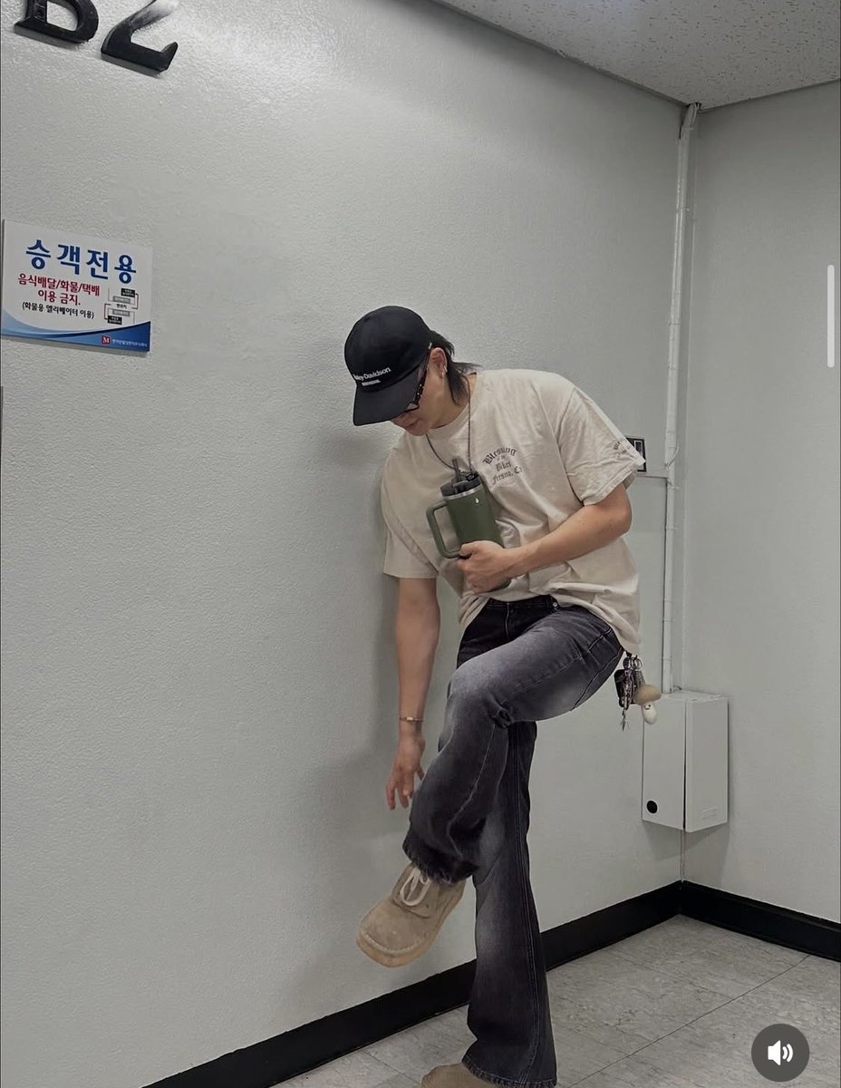jaegidump's tweet photo. just because :] https://t.co/ZG7jgMnroM