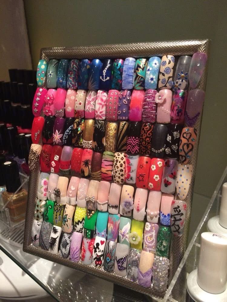 layxsnv's tweet image. I’m part of the generation that saw a full set go from $25 to $127😭