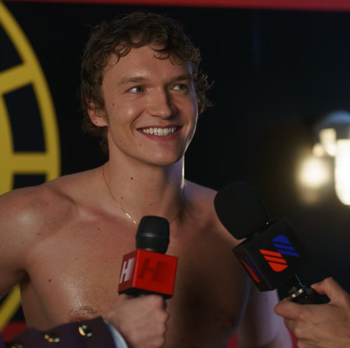 FilmUpdates's tweet image. Janelle James was asked if she thought of the graphic ‘HEATED RIVALRY’ scenes when presenting the Actor Awards nominations with Connor Storrie:

"That’s not what I’m thinking about. I’m thinking about his excellent russian accent that he does. I’m thinking about his…