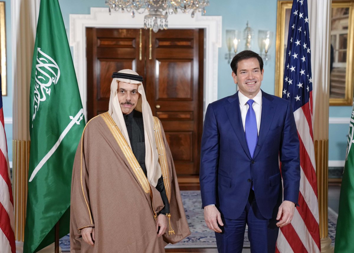Just concluded a meeting with Saudi Foreign Minister <a href="/FaisalbinFarhan/">فيصل بن فرحان</a> to discuss continued coordination in support of Middle Eastern security and stability, including in Gaza, Yemen, Sudan, and Syria.