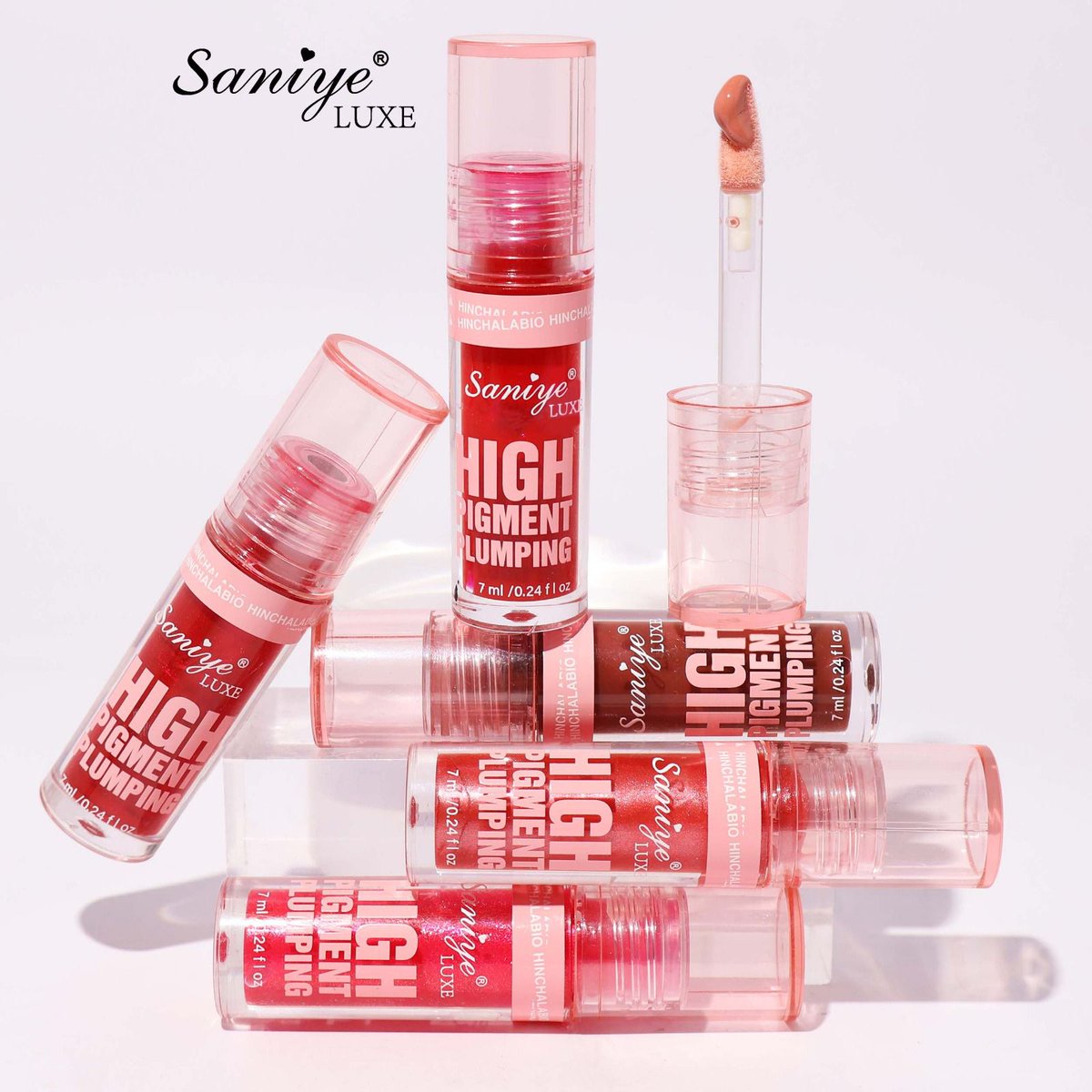 SaniyeCosmetics's tweet photo. Labios irresistibles, jugosos y voluminosos . Nuestro gloss LS021 #HighPigmentPlumping  es el secreto para  añadir a tus labios el glow que se merecen 😍💋. Pronto disponible en https://t.co/TYwAsAdU8G #saniye #saniyecosmetics #saniyeluxe #lipgloss #labios #labial https://t.co/WjLrj7C21A