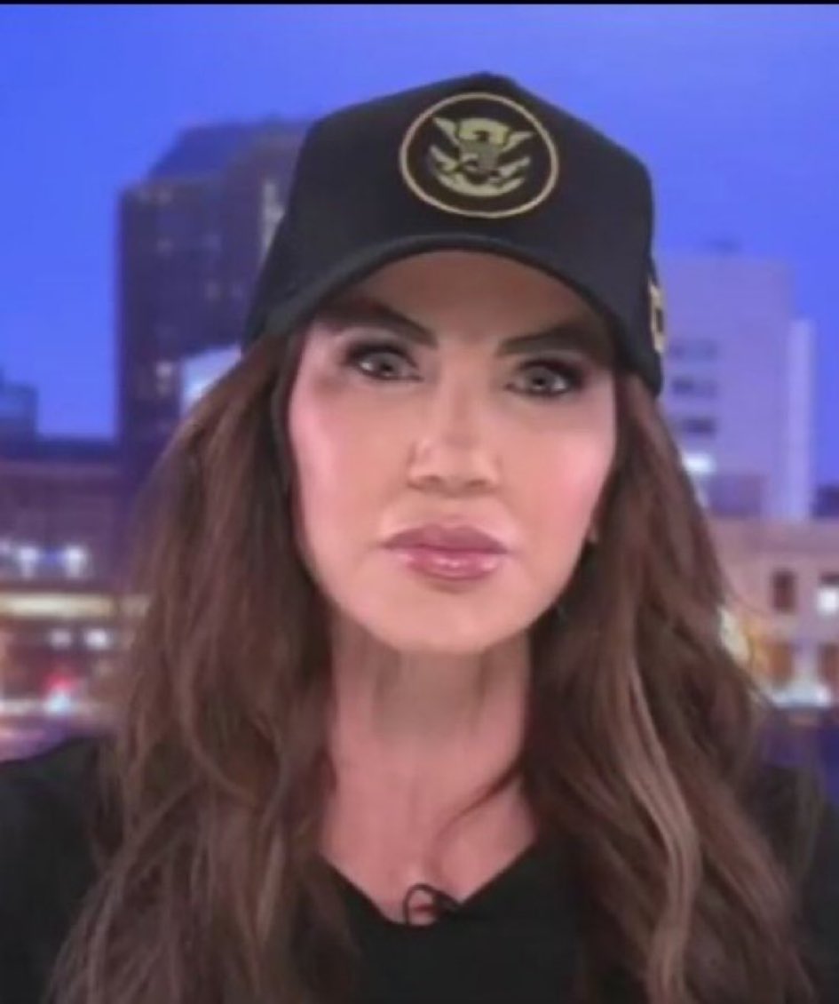 princess_kim_k's tweet image. What do you see?