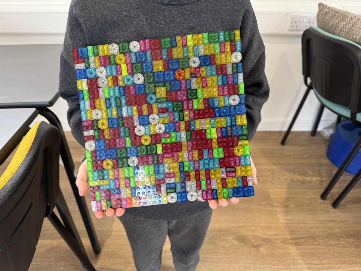 Bricks2Learn tweet media