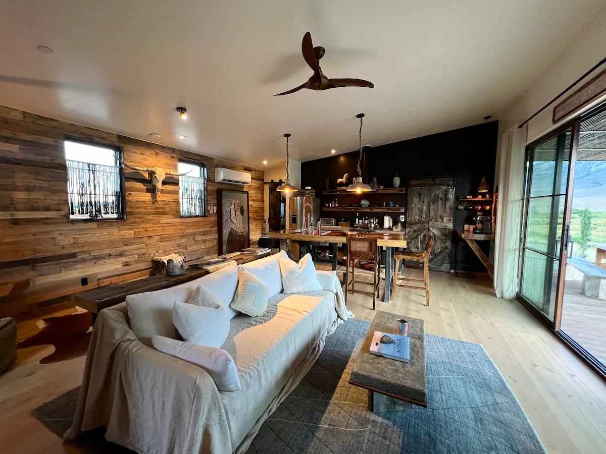 lonesierraviews's tweet photo. 🔗 Book your stay now:
👉 https://t.co/TNLISAVpEi
#DreamDestination #HikingParadise #HomeAwayFromHome #AdventureAwaits #Wanderlust #LuxuryStay #ExploreTheWorld #Staycation #NatureLovers #ExploreCalifornia https://t.co/l9h4bFV4Kf