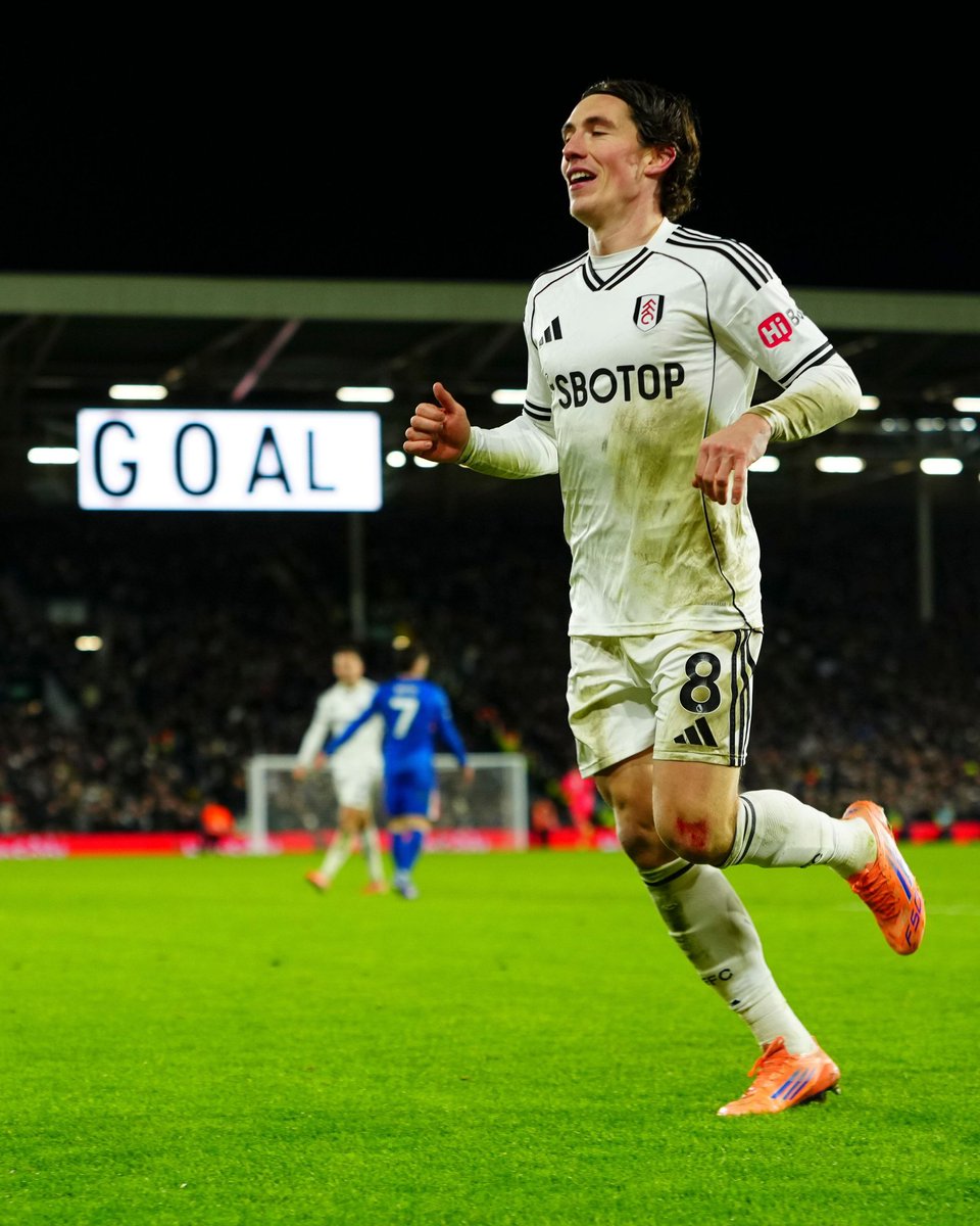 VerticalFutbol's tweet photo. Premier League 🏴 || Carrusel inglés
Bournemouth 3-2 Tottenham
Brentford 3-0 Sunderland
Crystal Palace 0-0 Aston Villa
Everton 1-1 Wolverhampton
Fulham 2-1 Chelsea
Manchester City 1-1 Brighton and Hove Albion
#PL | #MCIBHA | #BRESUN | #BOUTOT | #CRYAVL | #FULCHE | #EVEWOL https://t.co/2RhfofjJEJ