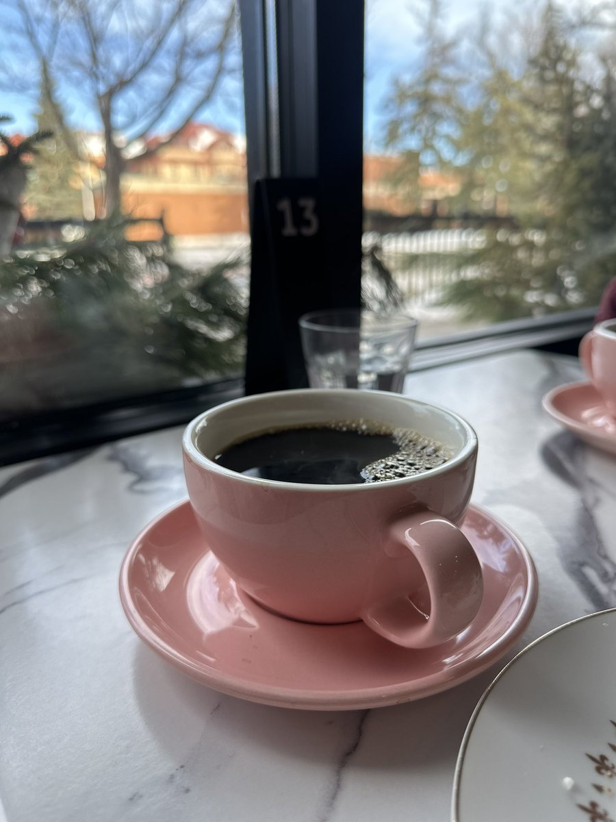 takeanapfirst's tweet image. يوم دافئ و حلو، نعيش حالة ذوبان احم احم. حبيت تسمعون صوت الربيع لما يجي. مو ربيع لسا بدري. بس صوت الربيع زي اللي في الفيديو+ عصافير. 🤍