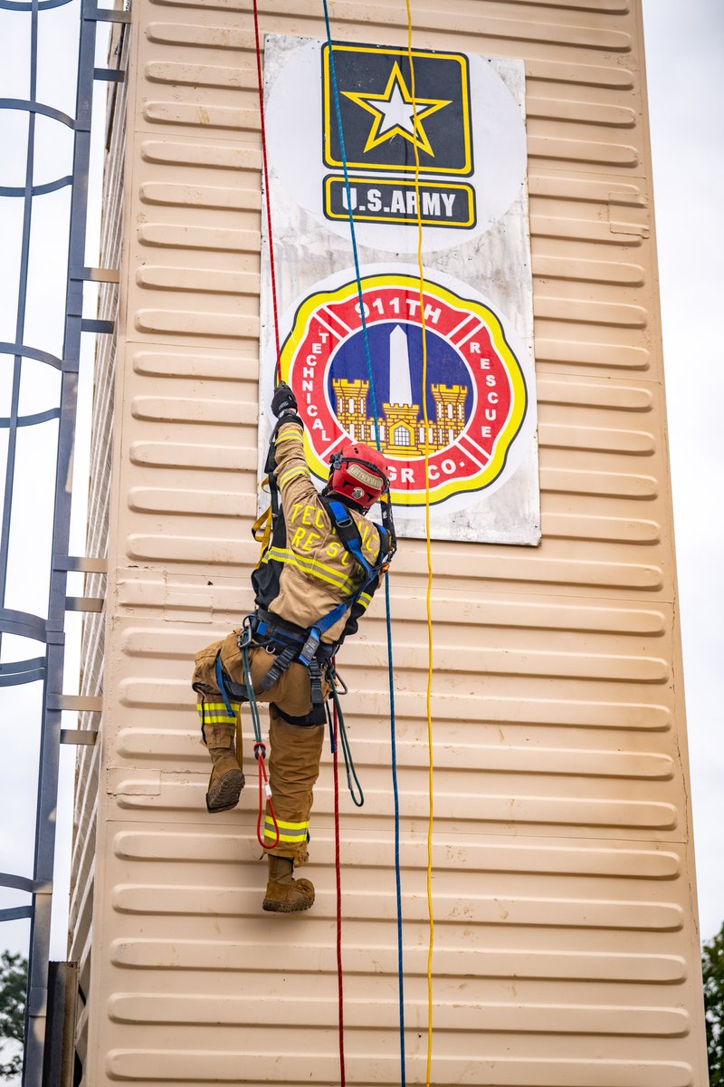 The 911th Technical Rescue Engineer Company (TREC) is always prepared to rappel into whatever rescue challenges they might face. @USArmy @DeptofWar https://t.co/gUNi5FMD1i