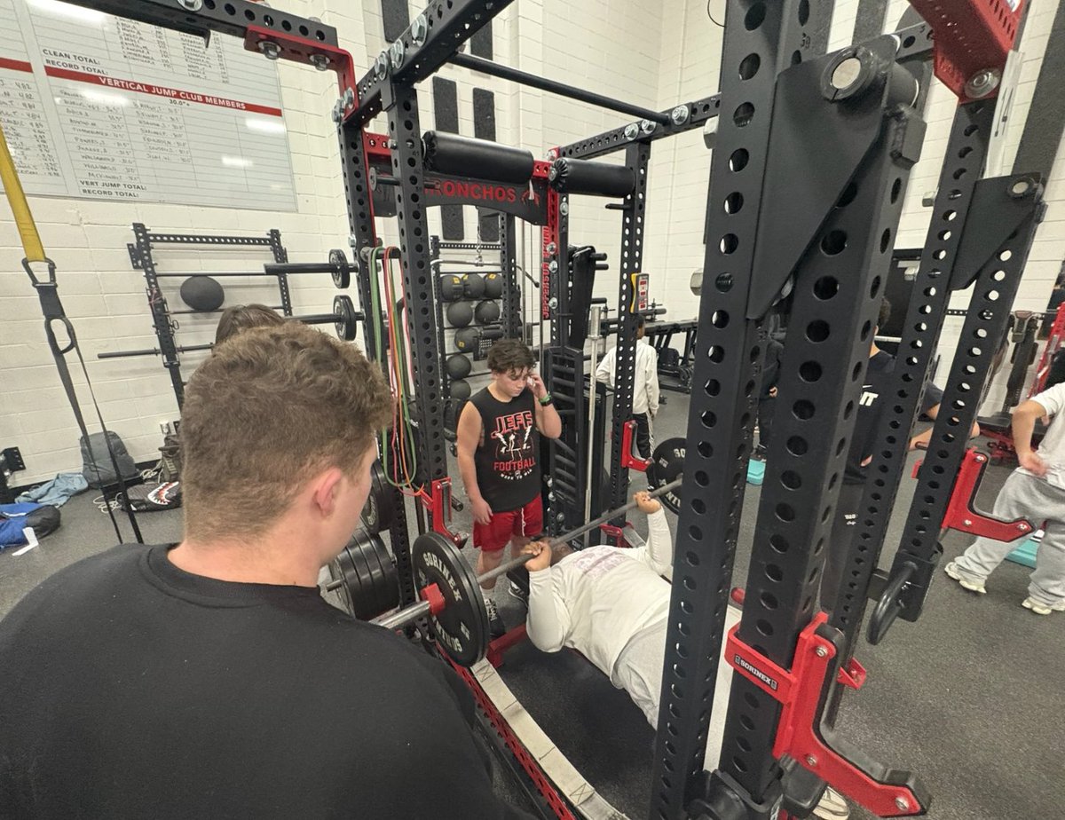 CoachShanley's tweet image. Tecumseh Sports Performance Day #2.  80 student-athletes.  Numbers up.  Building the foundation!  Back at it next Tuesday. 

#AGNB #WTW