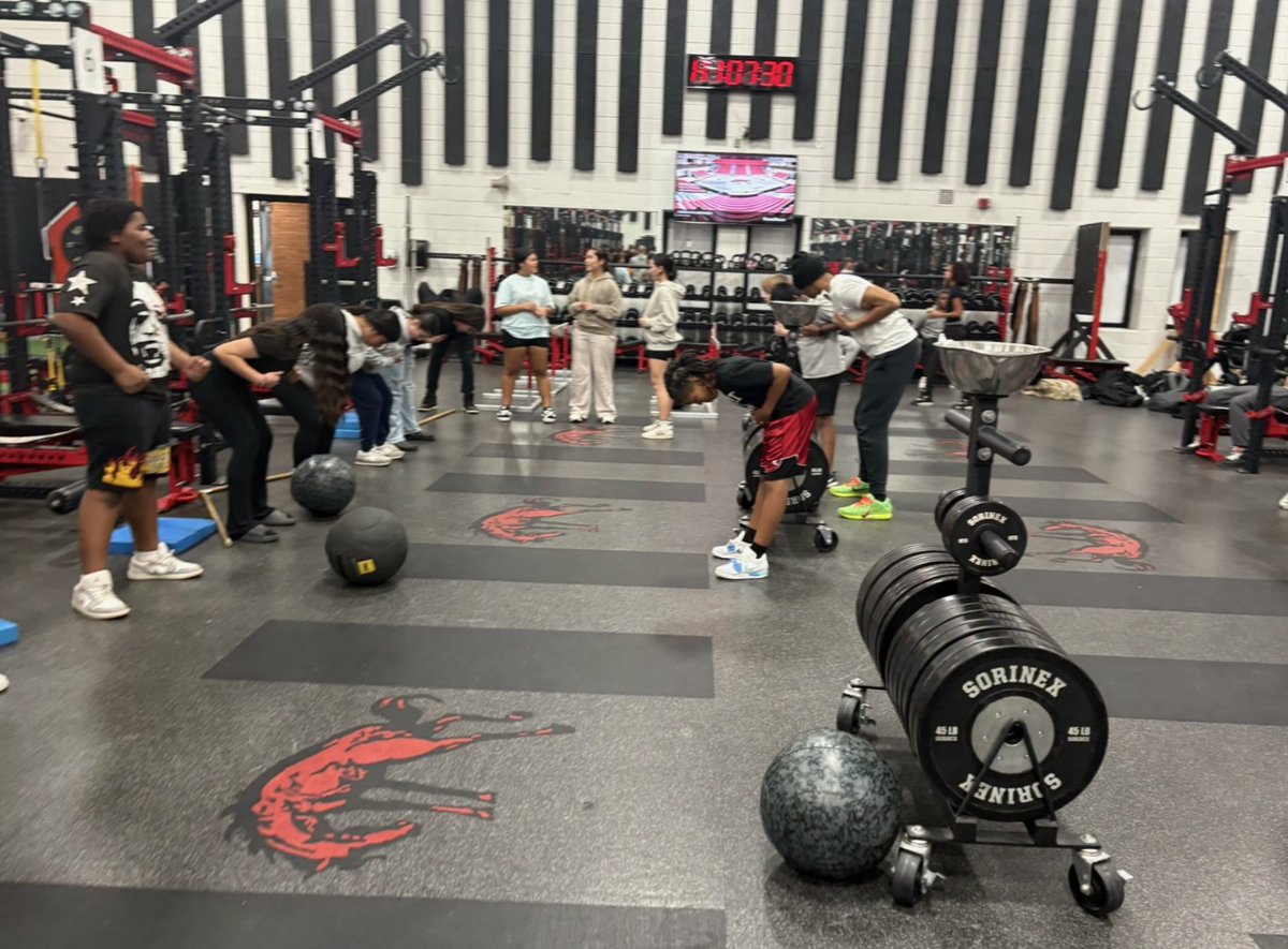 CoachShanley's tweet image. Tecumseh Sports Performance Day #2.  80 student-athletes.  Numbers up.  Building the foundation!  Back at it next Tuesday. 

#AGNB #WTW