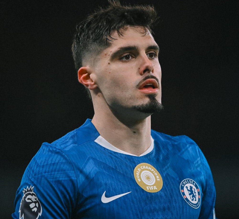 phoenix_1663's tweet photo. All Pedro Neto does is run round the pitch like a headless chicken with no direction. 

Liam Rosenior should make sure he doesn't start ahead of Estevao. https://t.co/u4cd87ASA5