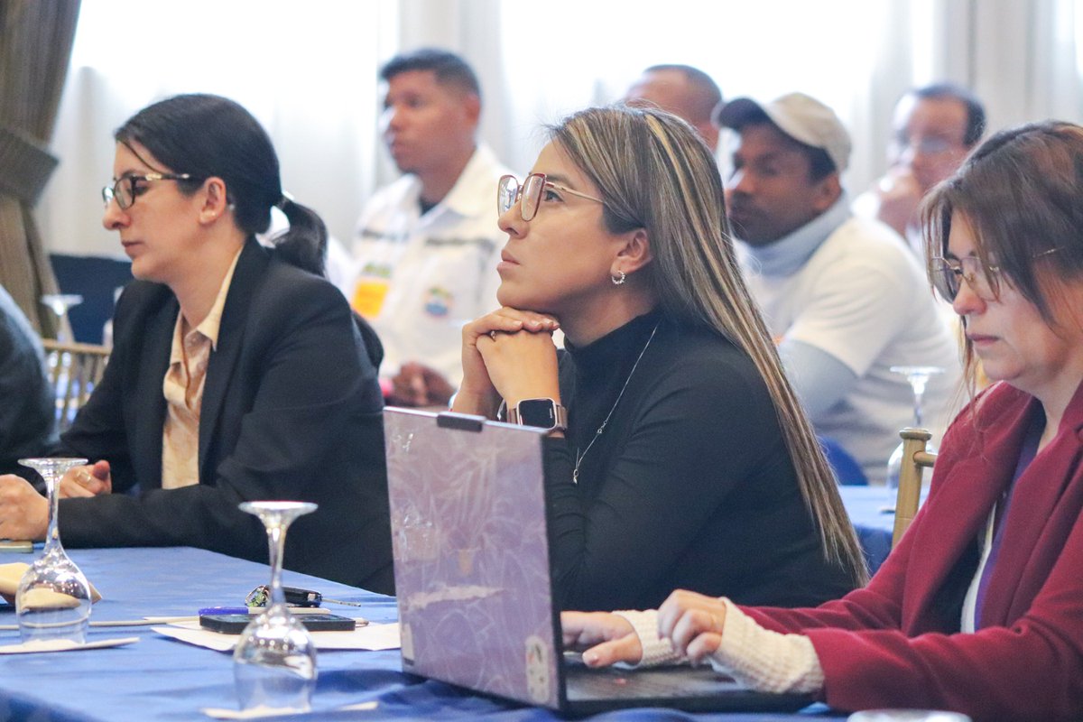 🌿¡Fortalecemos la conservación de los bosques con el aporte de comunidades locales, pueblos y nacionalidades indígenas!

🔶La subsecretaria de Cambio Climático, Jéssica Gallegos, aperturó el taller de dialogo y socialización del Plan de Distribución de Beneficios REDD+