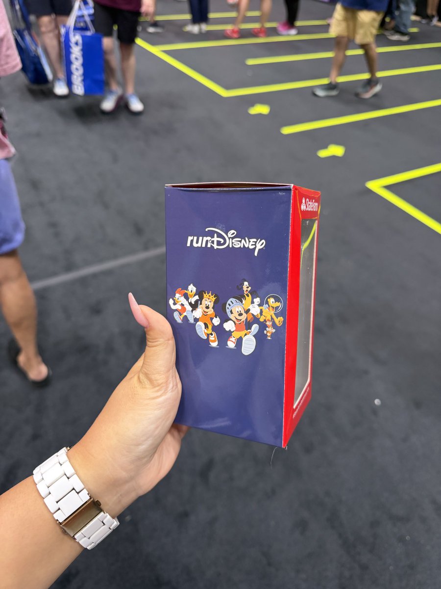 ランディズニー のエキスポで自分のバブルヘッドが無料で作れる🤣いい