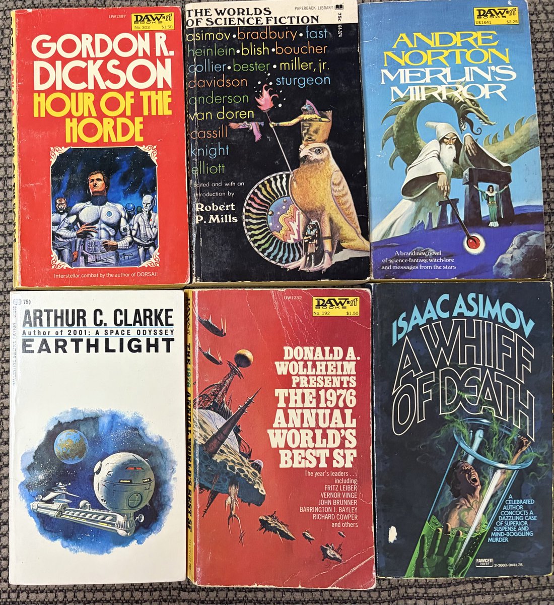 BiLLYd_licious's tweet image. My latest feebay deal! 6 paperbacks for $13.50! #scifi #paperbacks