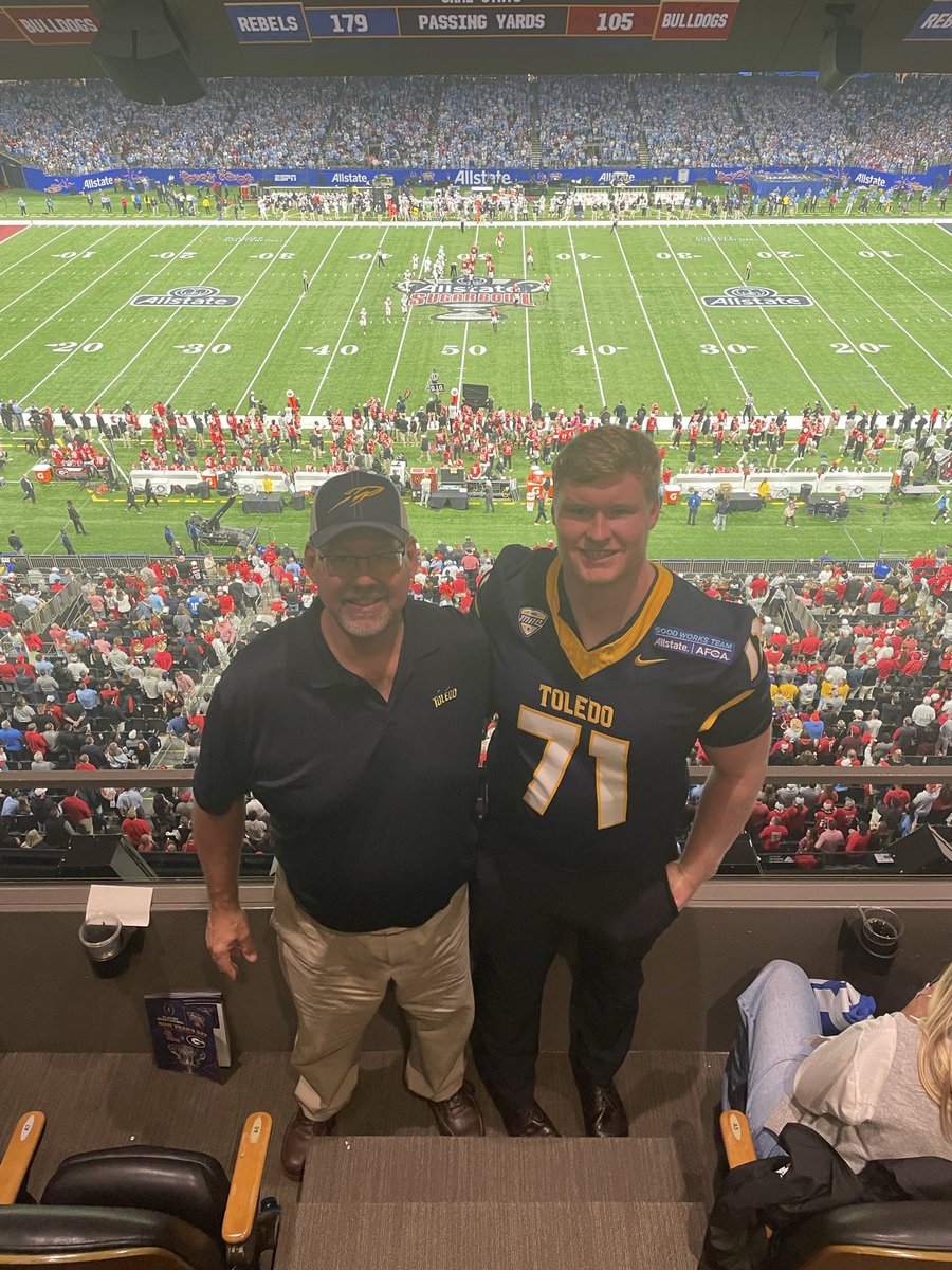 MattHofer5's tweet image. Extremely thankful and honored to be named to this years Allstate AFCA Good Works Team! Such a blessing to be at Sugar Bowl with the team and hear how such amazing people have served their community and around the world.