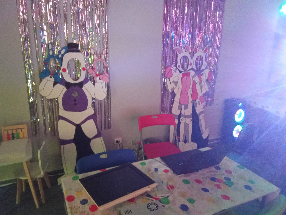 Nothing_loool's tweet photo. @lum1nos Well,I'm from Rus and it's opened in my city!So I can give you more. I was there in the early days. The animatronics were under repair, only Lolbit was working. One of the arcades (which they made themselves) was also malfunctioning.This is the DL electronics team, they have a YT https://t.co/ll7zmYCSW5