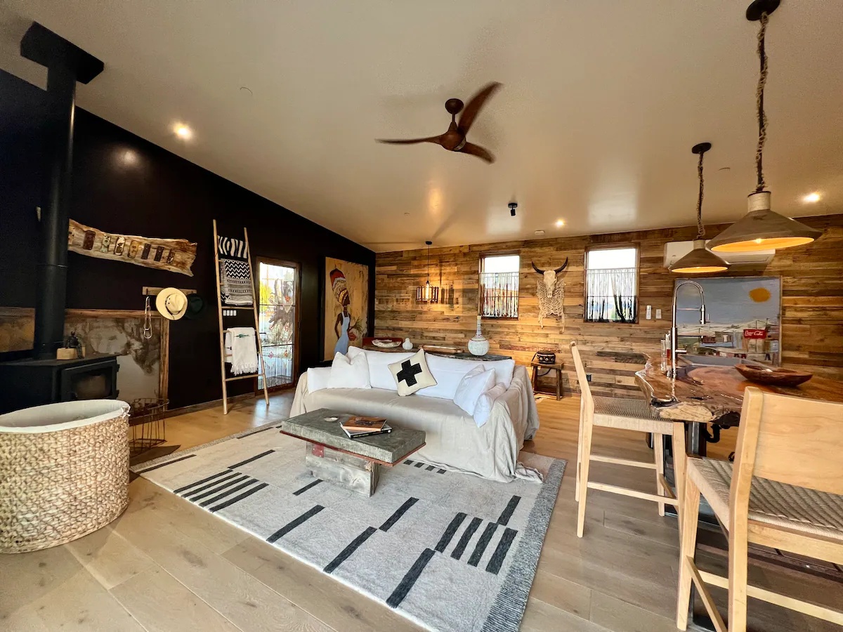lonesierraviews's tweet photo. 🔗 Book your stay:
👉 https://t.co/5Fm33SfHfj
#ExploreCalifornia #HomeAwayFromHome #CaliforniaDreaming #ExploreTheWorld #VacationRental #HikingParadise #DreamDestination #hikingadventures #Wanderlust #GetawayGoals #EscapeTheOrdinary #LuxuryStay #AdventureAwaits #ScenicViews https://t.co/2PtOdoiduX