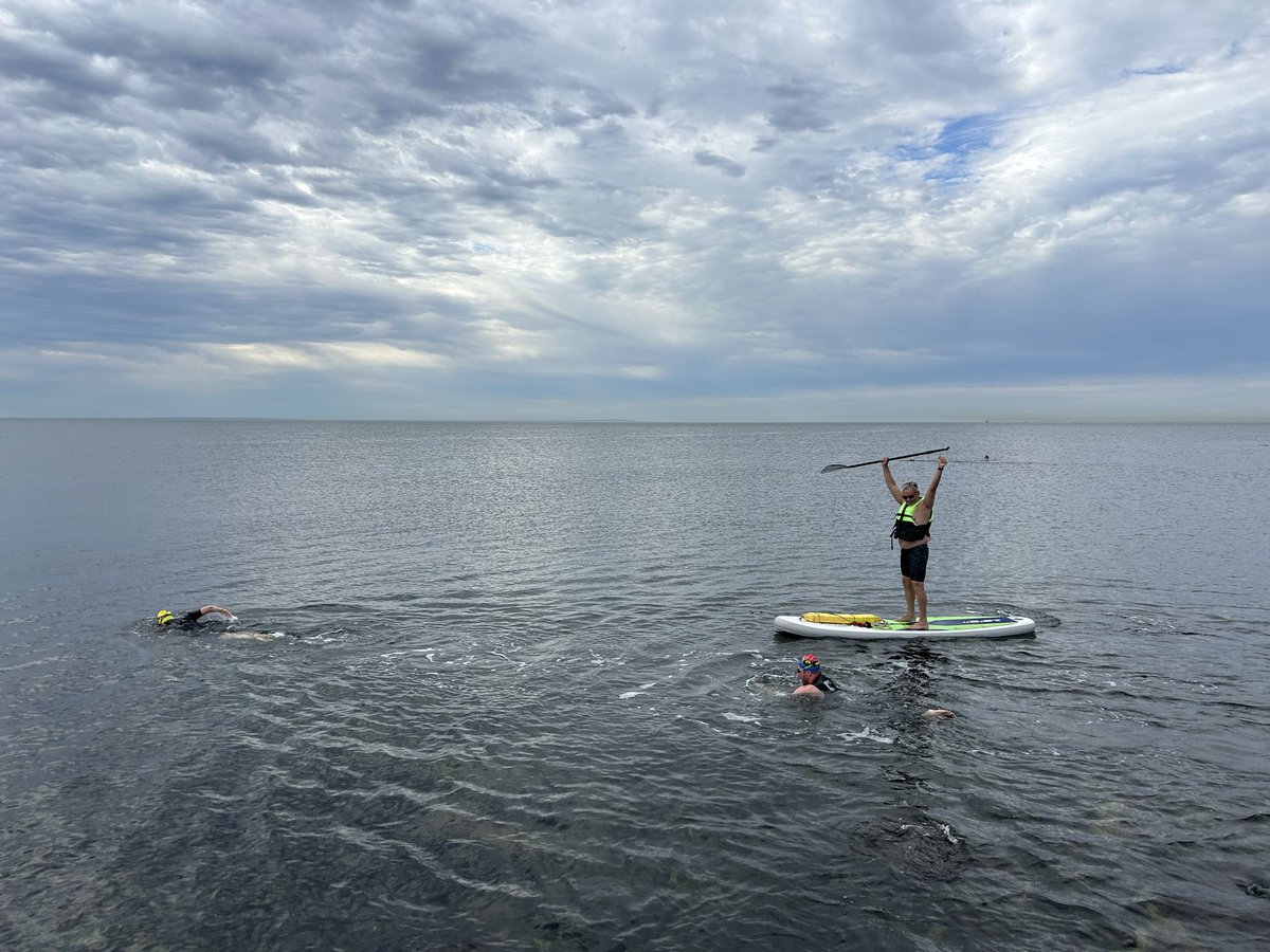 jess_marnich's tweet photo. ¡Buenos días! Delightful conditions this morning after a warm night. A few prepping for #PierToPub swim this weekend.
Another hot one today.
#OceanSwimming
#PortPhillipBay https://t.co/9vRfeJpqap