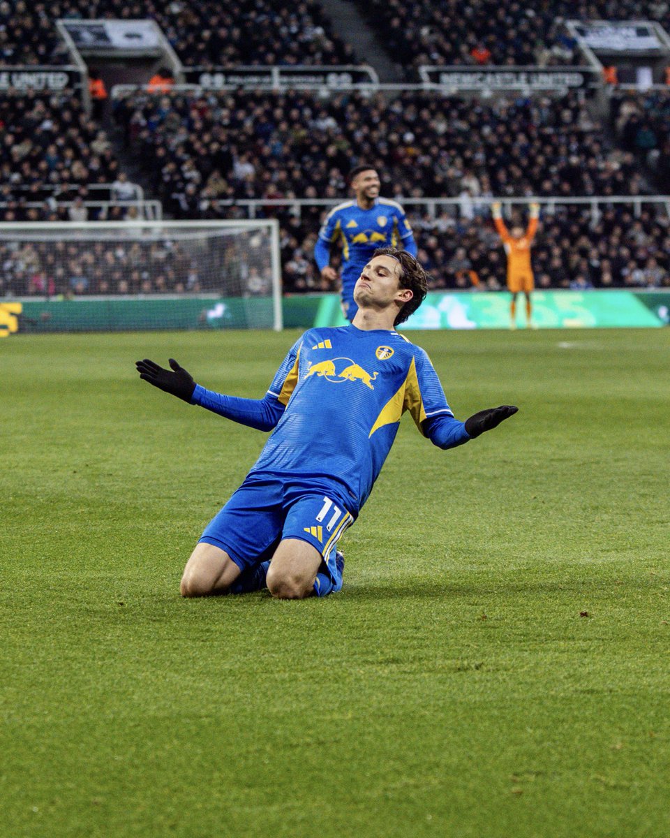 Leeds United tweet media