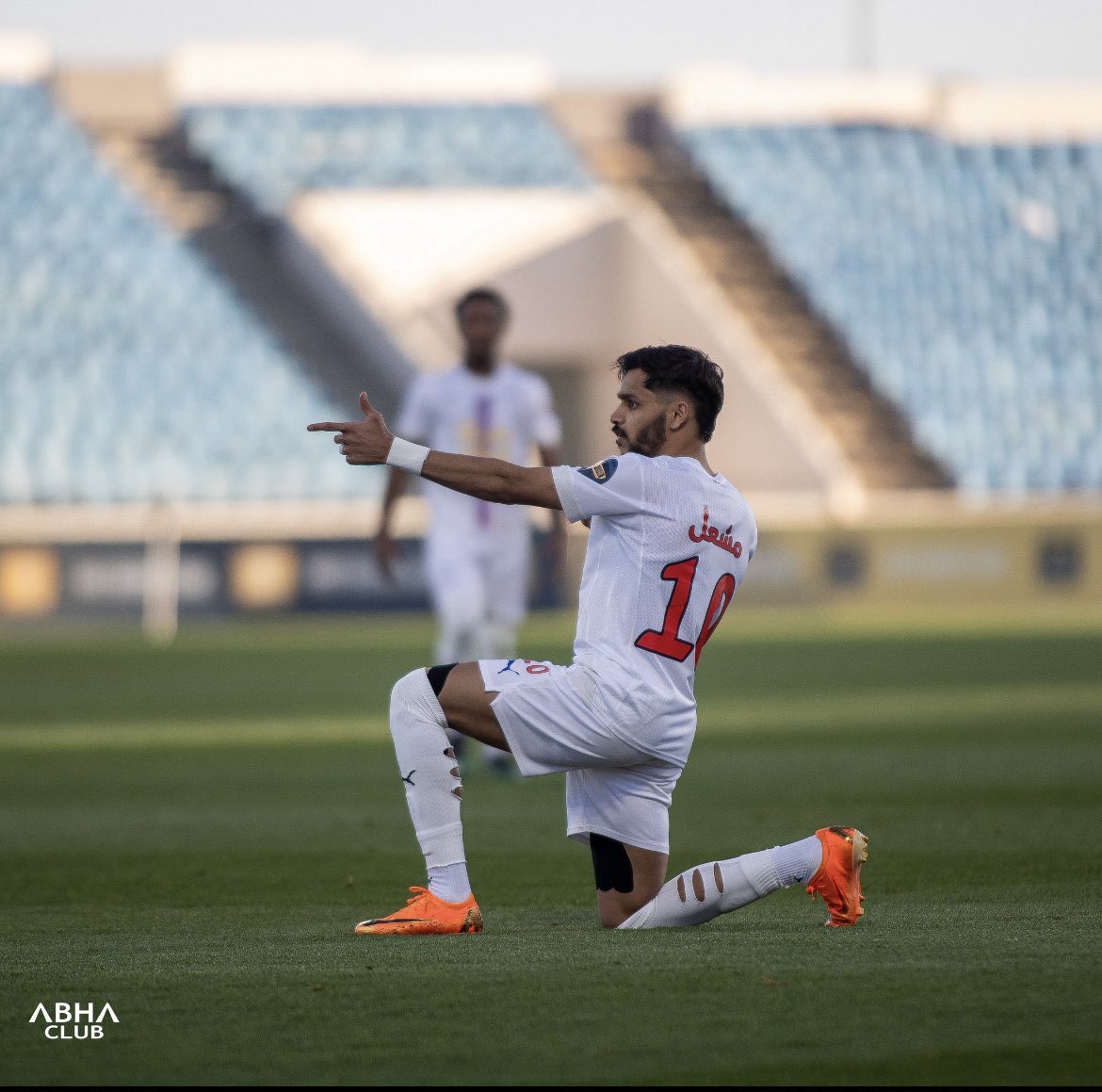 mont0i's tweet image. نادي #الاهلي يقترب من التعاقد مع جناح نادي
#أبها مشعل المطيري كتعزيز لصفوف الفريق في
فترة الانتقالات الشتوية 🟢⚪️