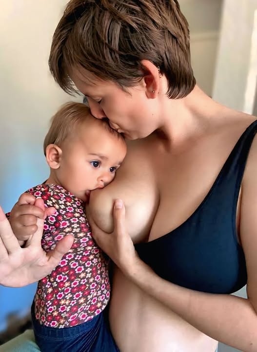 BreastfeedView's tweet image. Beautifully natural, profoundly loving.