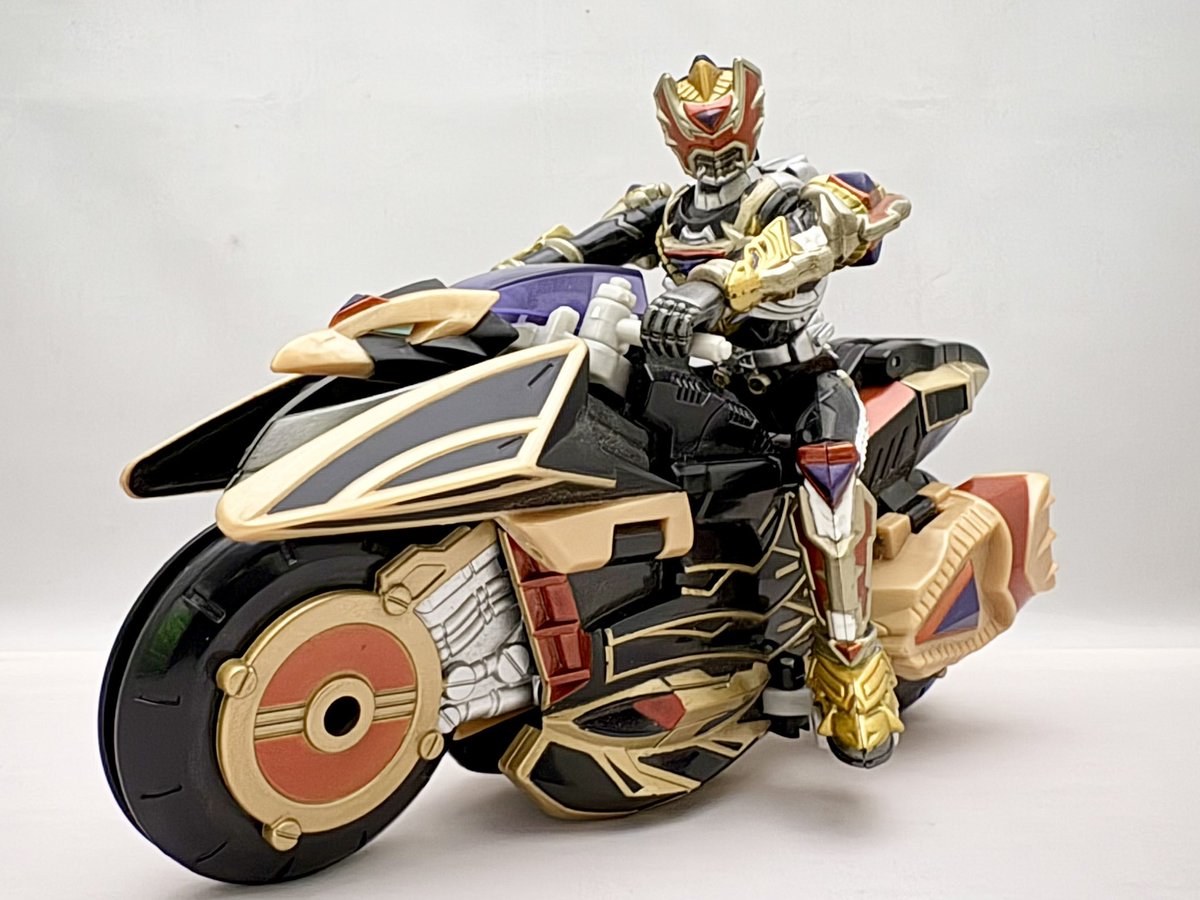 未開封】タカラ 魔弾戦記リュウケンドー R-A05 マダン デルタシャドウ