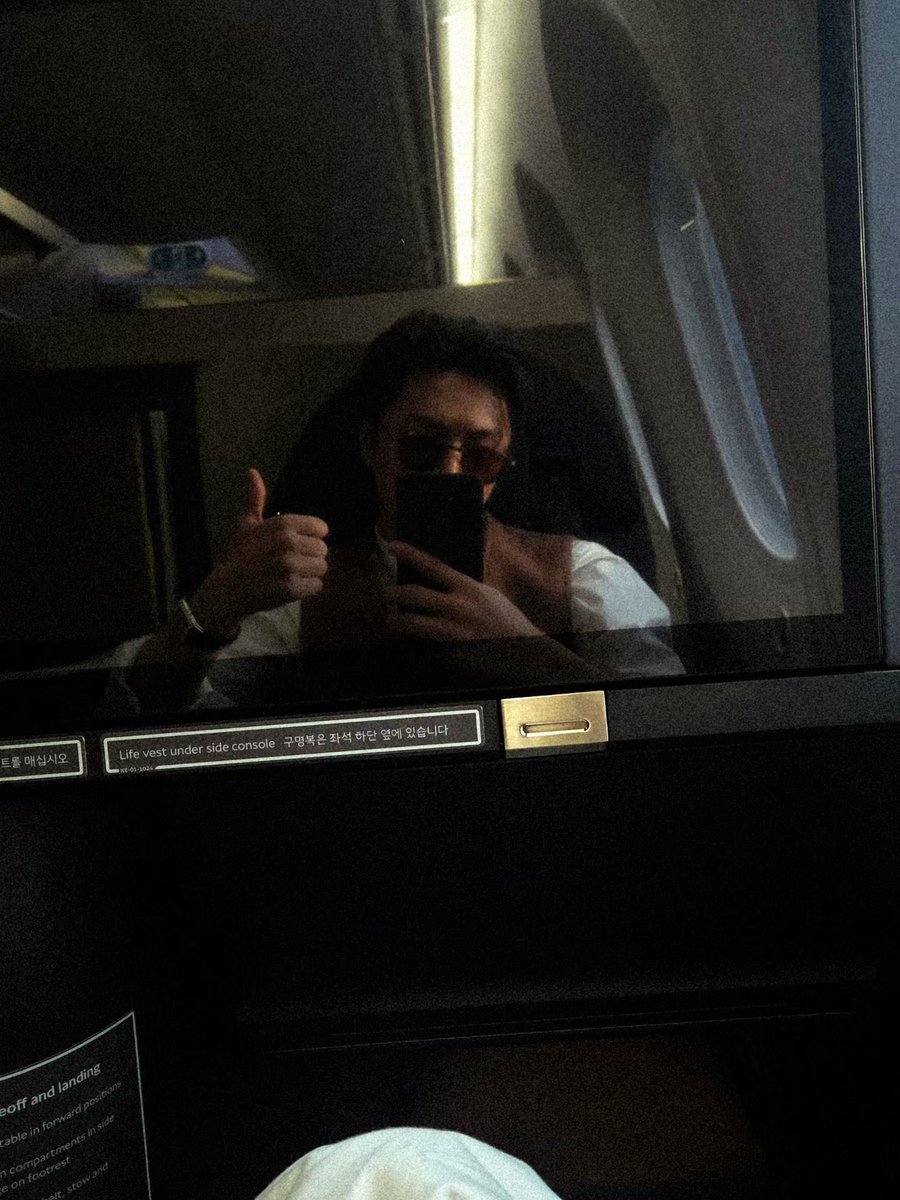 jaysjaan's tweet image. just remembered that this very much did happen and it wasn’t a figment of my imagination