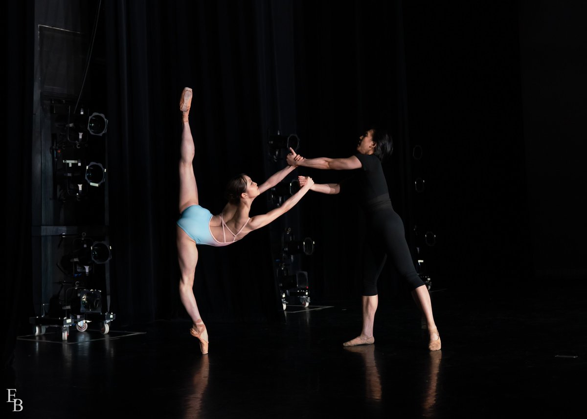 EllisonBallet's tweet image. As we close our 20th Anniversary season, we are sharing highlights from our spring performances, looking back on the artistry and excellence that define Ellison Ballet.
Photos:  Sakura Natorigawa and Asahi Hagihara perform Barry Kerollis’s “Caught” (c) Kyle Froman.