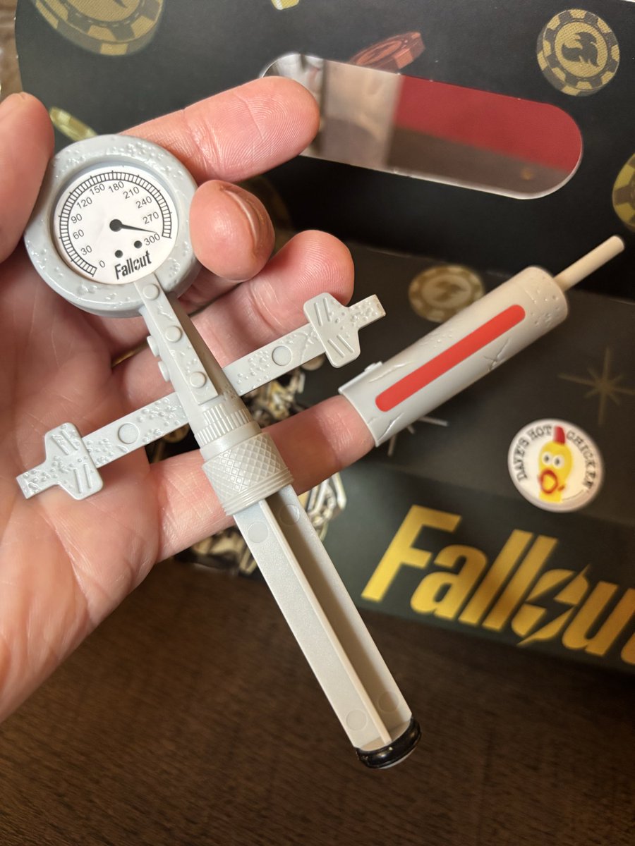 imbertums's tweet image. I got it!!!!! #fallout #daveshotchicken