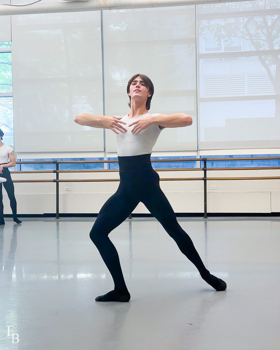 EllisonBallet's tweet image. The 2025 Pas de Deux Intensive focused on  Harlequinade, first choreographed by Marius Petipa in 1900. Led by Artistic Associate Jason Ambrose, students explored the stylized technique and theatrical nuance of this charming work, deeply rooted in the commedia dell’arte tradition.