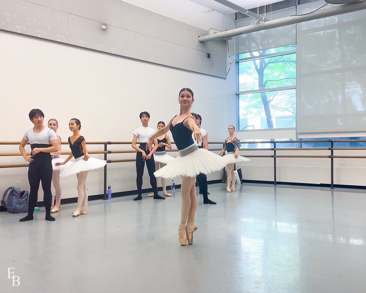 EllisonBallet's tweet image. The 2025 Pas de Deux Intensive focused on  Harlequinade, first choreographed by Marius Petipa in 1900. Led by Artistic Associate Jason Ambrose, students explored the stylized technique and theatrical nuance of this charming work, deeply rooted in the commedia dell’arte tradition.