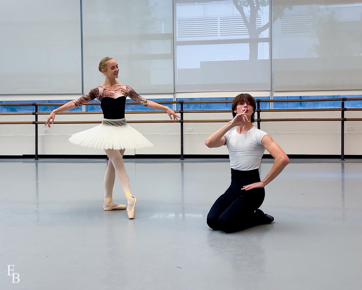 EllisonBallet's tweet image. The 2025 Pas de Deux Intensive focused on  Harlequinade, first choreographed by Marius Petipa in 1900. Led by Artistic Associate Jason Ambrose, students explored the stylized technique and theatrical nuance of this charming work, deeply rooted in the commedia dell’arte tradition.