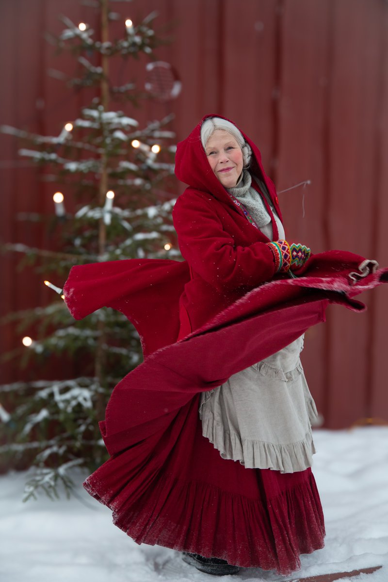 mrssantaclausfi's tweet photo. Meet me The authentic Mrs. Santa Claus Finland at Helsinki Matka Travel Fair! Ready for hard work for Christmas all-year-round! #matkatravelfair #mrssantaclausfi #helsinkitravelfair #visitoulu #visithailuoto #hennasaarenketo https://t.co/GKN9aqDj5I